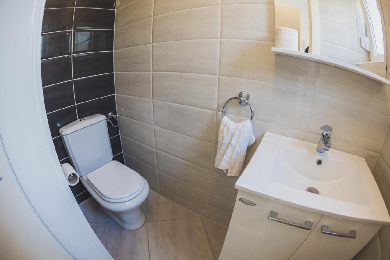 Apartments Lemon Новаля Екстериор снимка