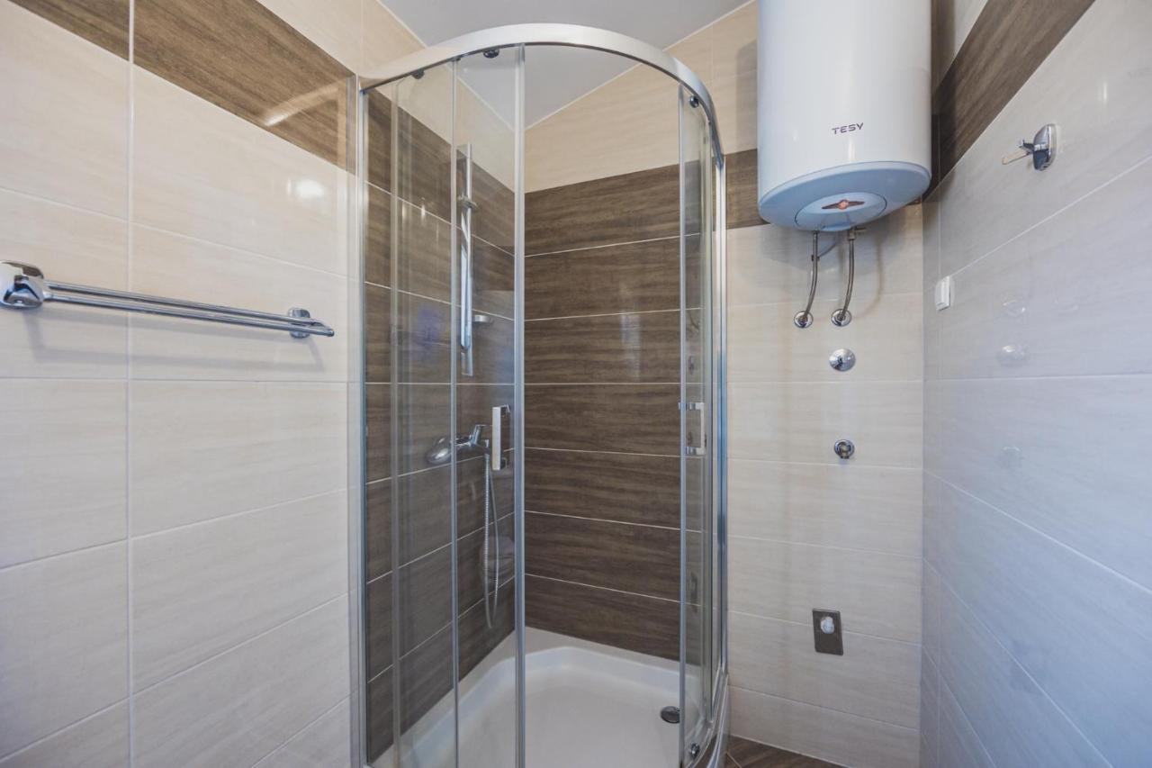 Apartments Lemon Новаля Екстериор снимка